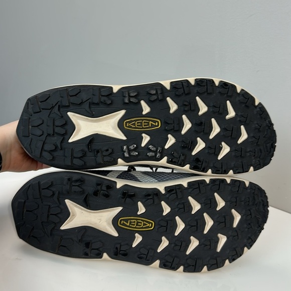 Keen 450 Dirt Hiking Shoes in Star White/Magnet Size 12 Mens main image 7